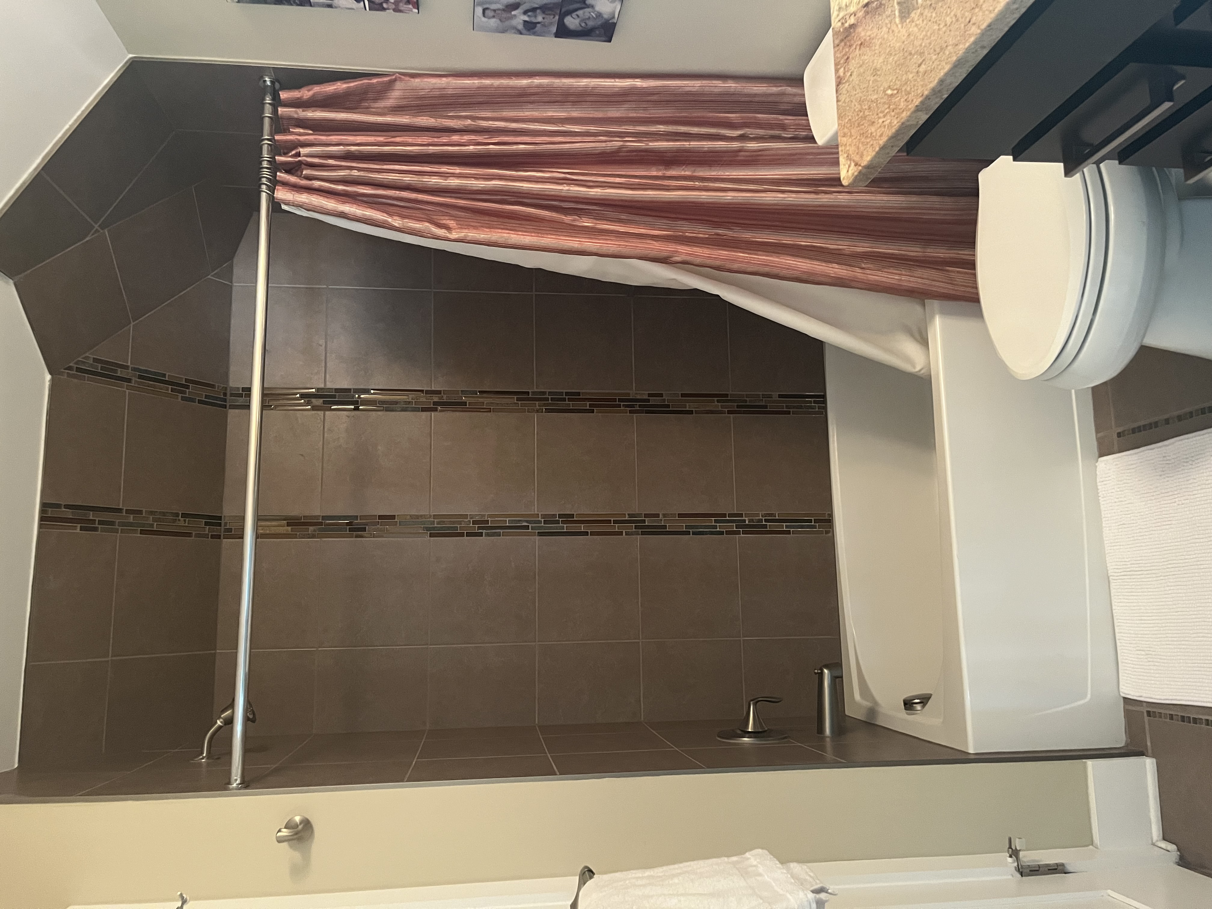 listing photo 3/4